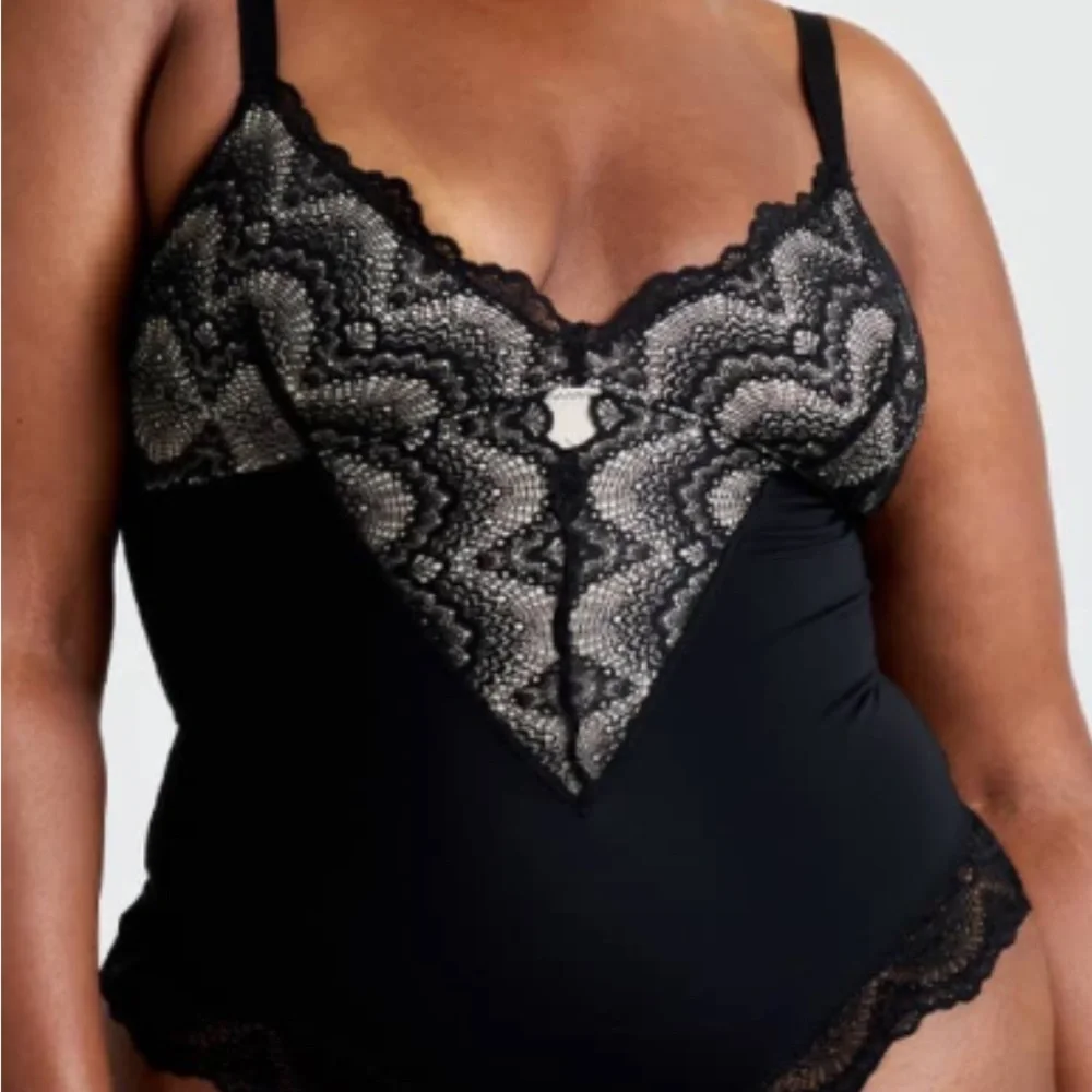 Chic Black Lace Chemise. SIZE 3 XL - Picture 3 of 16